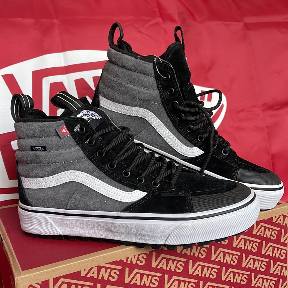 Vans WMNS Sk8-Hi Mte-2
Pewter/Black
VN0A5KYCPBQ
boots - sneakers - Picture 6 of 16
